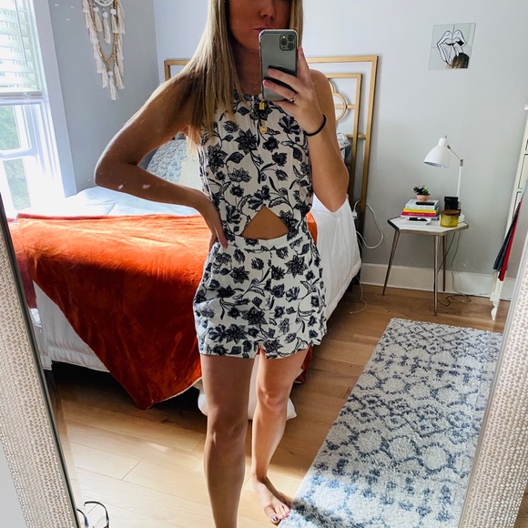 Kendall and Kylie floral Romper, size S - Picture 2 of 6